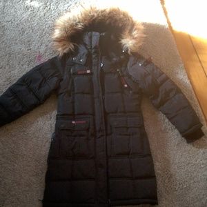 *PRICED TO SELL* Canada Goose down coat girls sz med